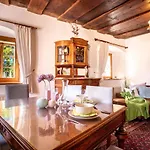 Historic Lakeview Apartman