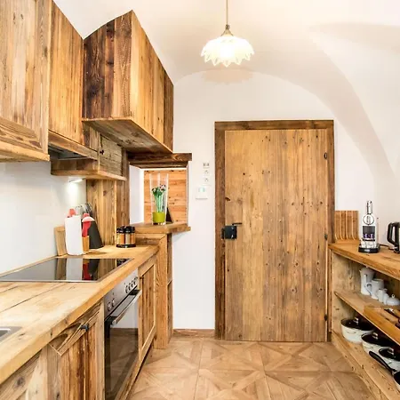Historic Lakeview Appartement *