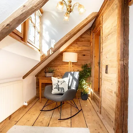 Historic Lakeview Apartment Hallstatt