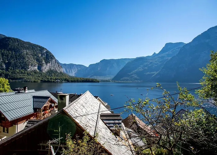 Historic Lakeview Apartment Hallstatt